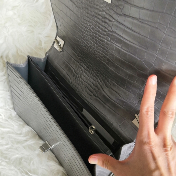 Charles&Keith - Front flap croc-effect chain bag - Picture 2 of 3